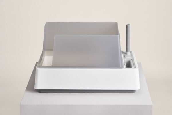 02-Cove-Shelter-White-10378-web tuft + paw Cove Litter Box