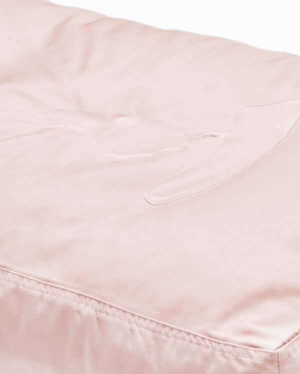 bed-Rose-Dust-4_585ee6b6-da56-4684-9ae5-a4d9624f1af0_A Bed