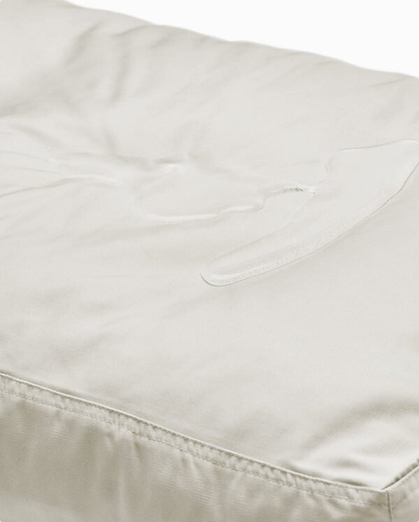 bed-tofu-4_585ee6b6-da56-4684-9ae5-a4d9624f1af0_A Bed